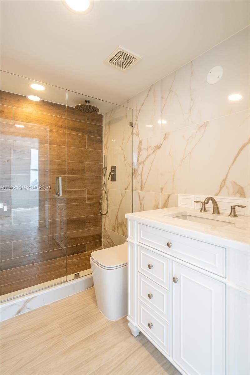 SUNSET HARBOUR SOUTH COND - Residential Lease