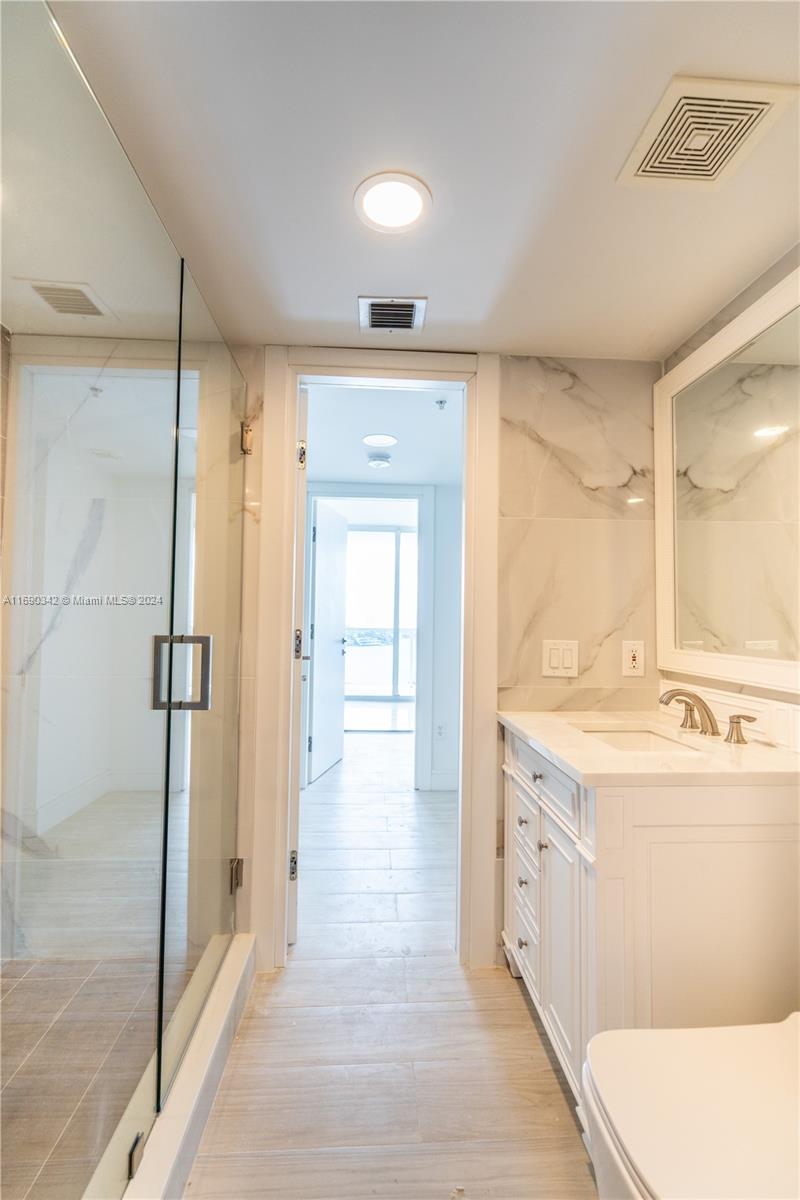 SUNSET HARBOUR SOUTH COND - Residential Lease