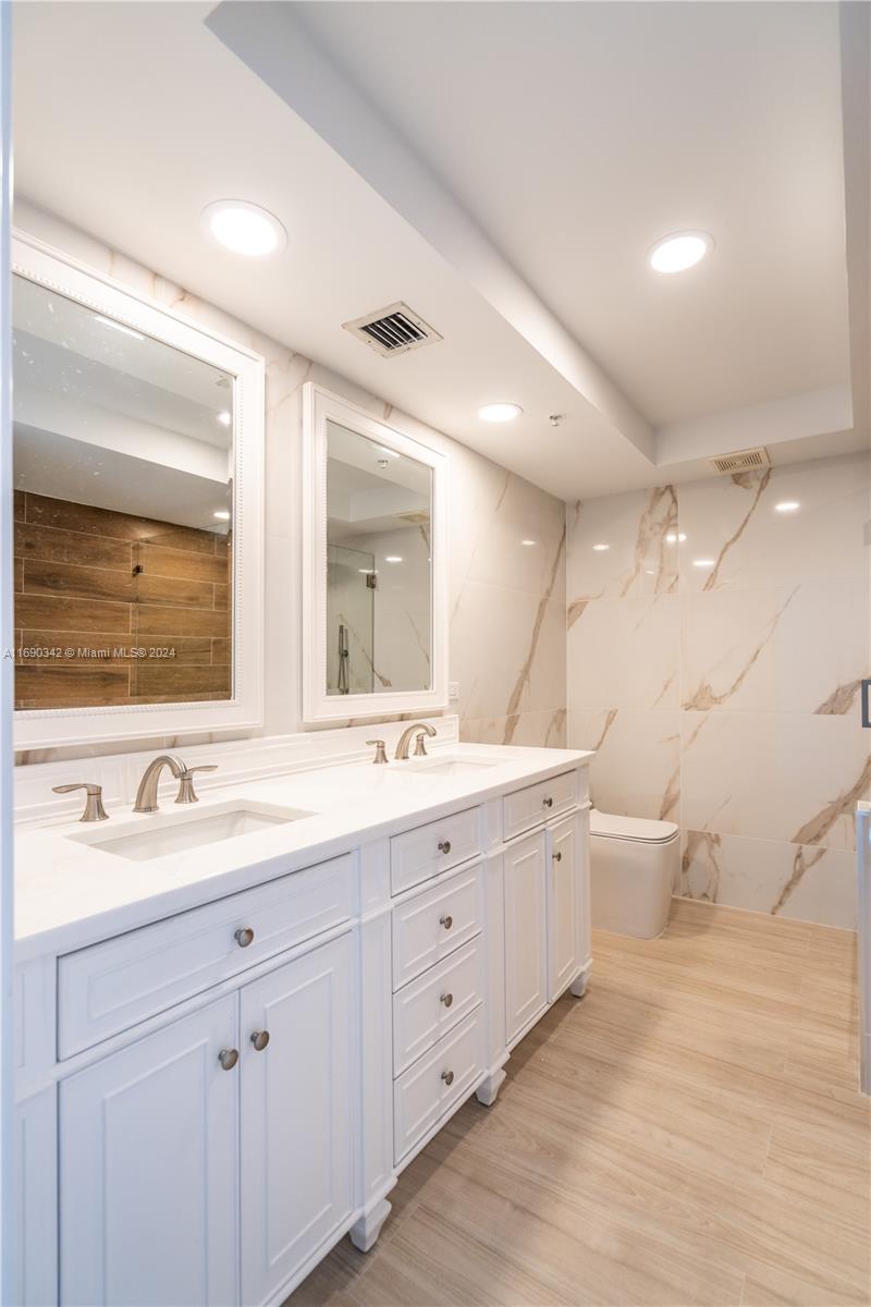 SUNSET HARBOUR SOUTH COND - Residential Lease