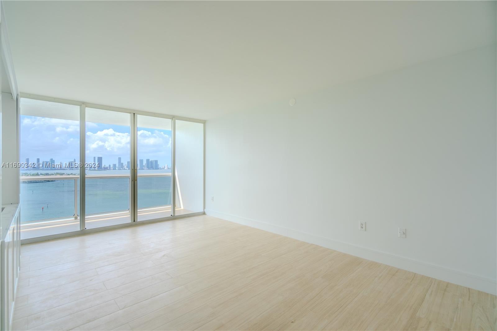 SUNSET HARBOUR SOUTH COND - Residential Lease