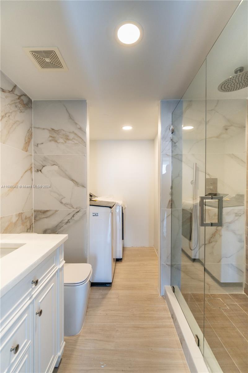 SUNSET HARBOUR SOUTH COND - Residential Lease