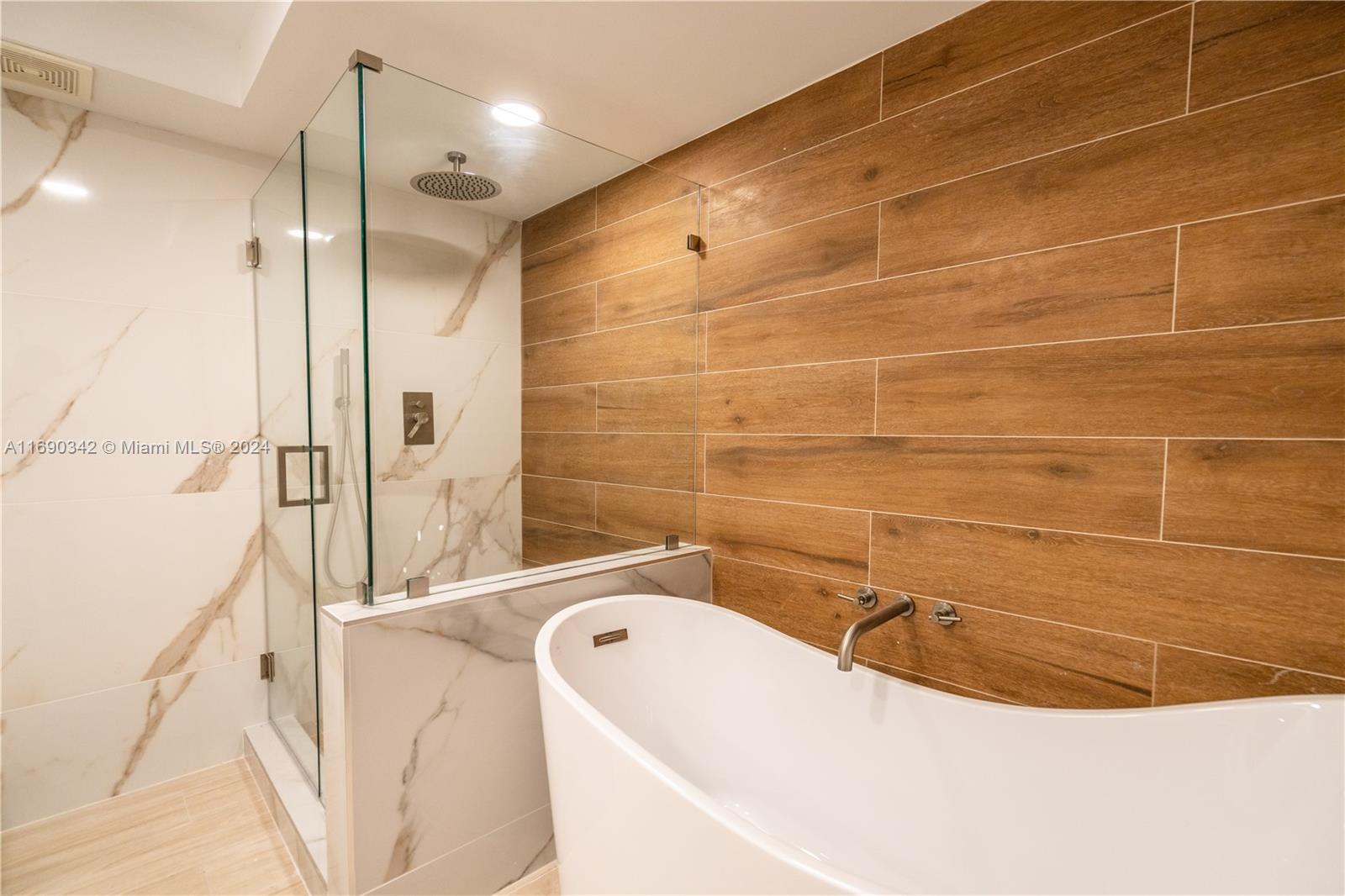SUNSET HARBOUR SOUTH COND - Residential Lease