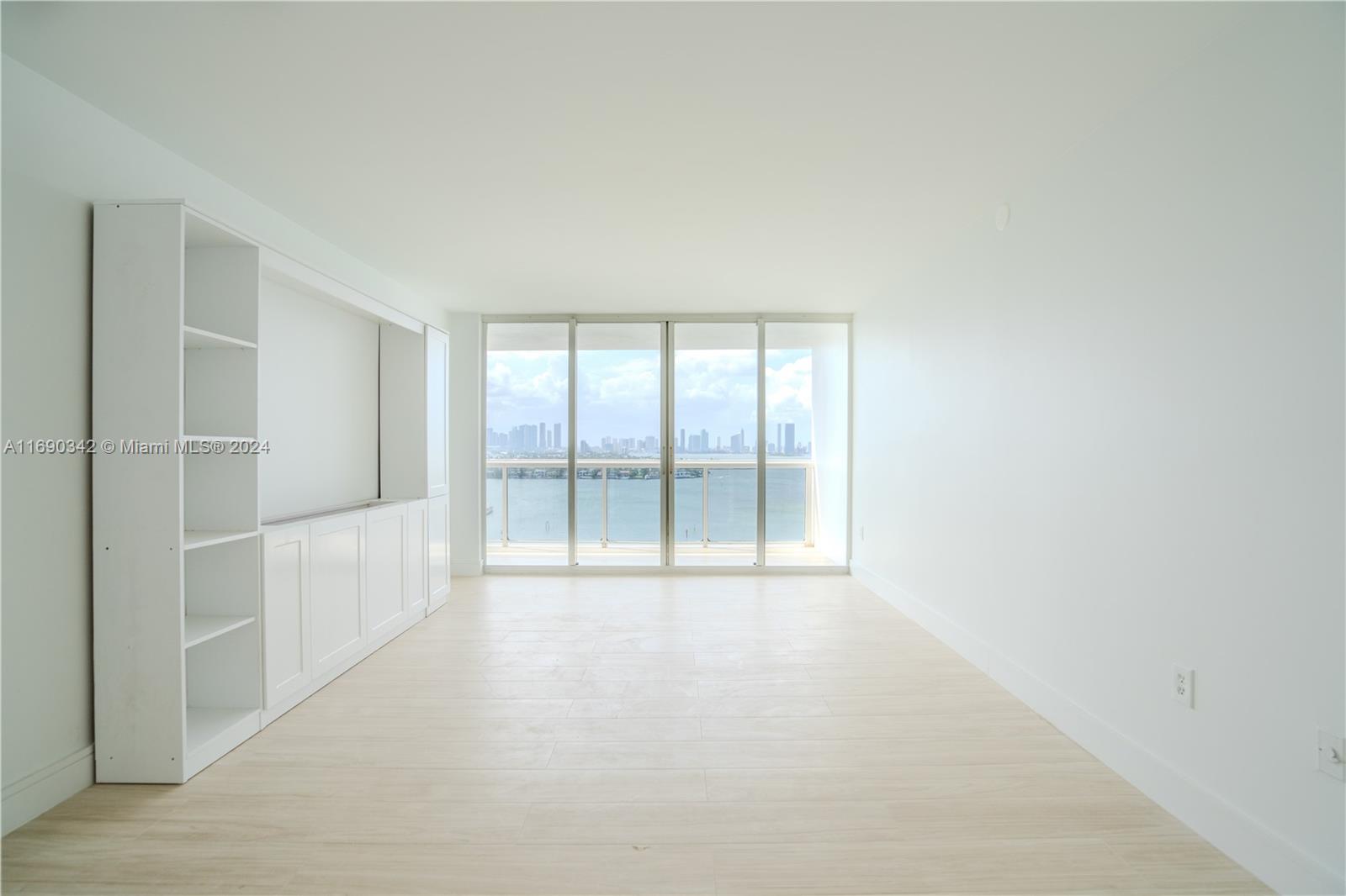SUNSET HARBOUR SOUTH COND - Residential Lease