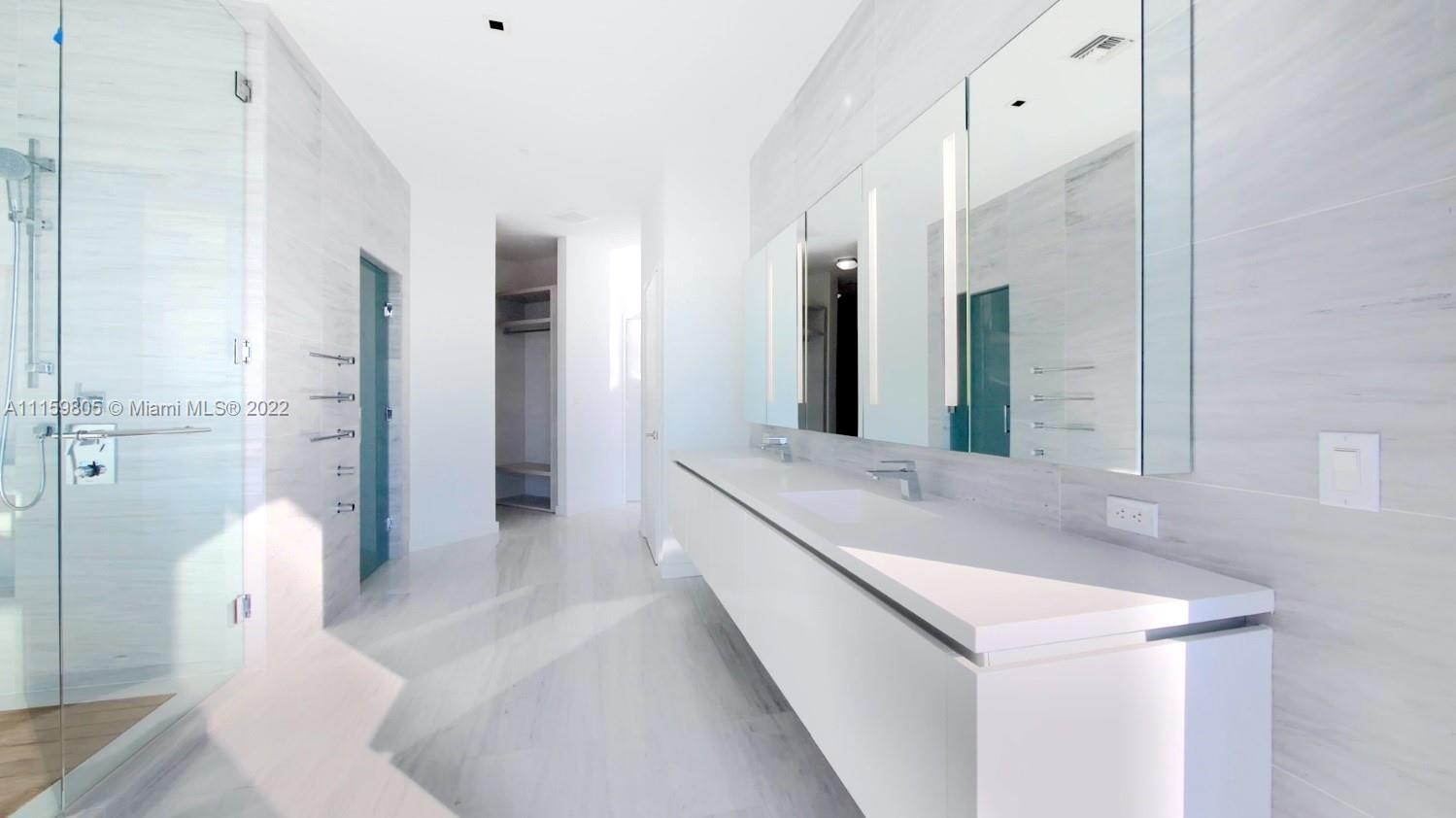 REACH CONDO - Residential