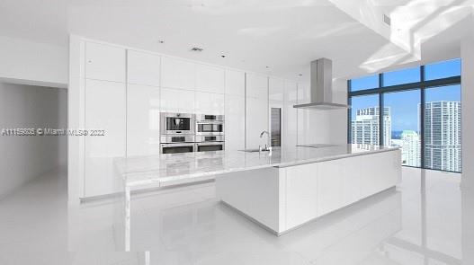 REACH CONDO - Residential