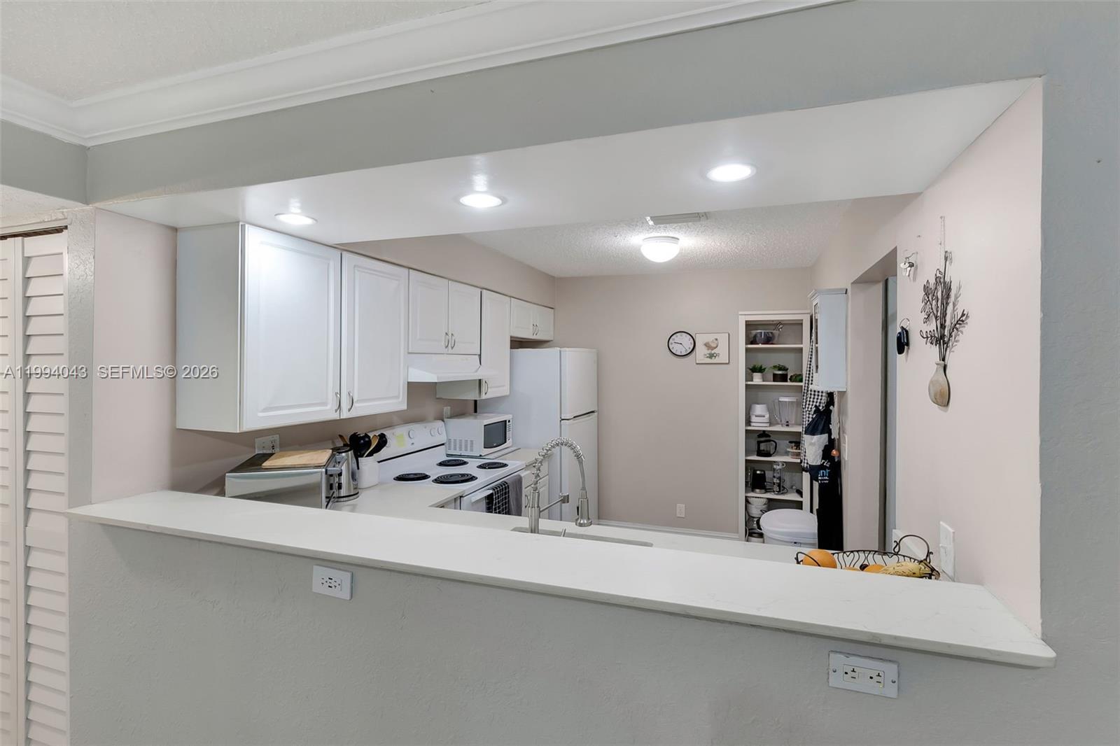 CRYSTAL HILLS III CONDO - Residential Lease