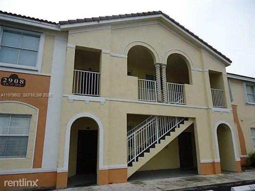 charming three bedroom two bathroom unit on the first floor. unit comes fully equipped with washer, dryer, refrigerator, microwave, central ac. has a small yard by the living room. tall ceilings and parking by entrance. part of keys cove community offering pool, 24 hour security, water views, community room, gym. asking first month and deposit.