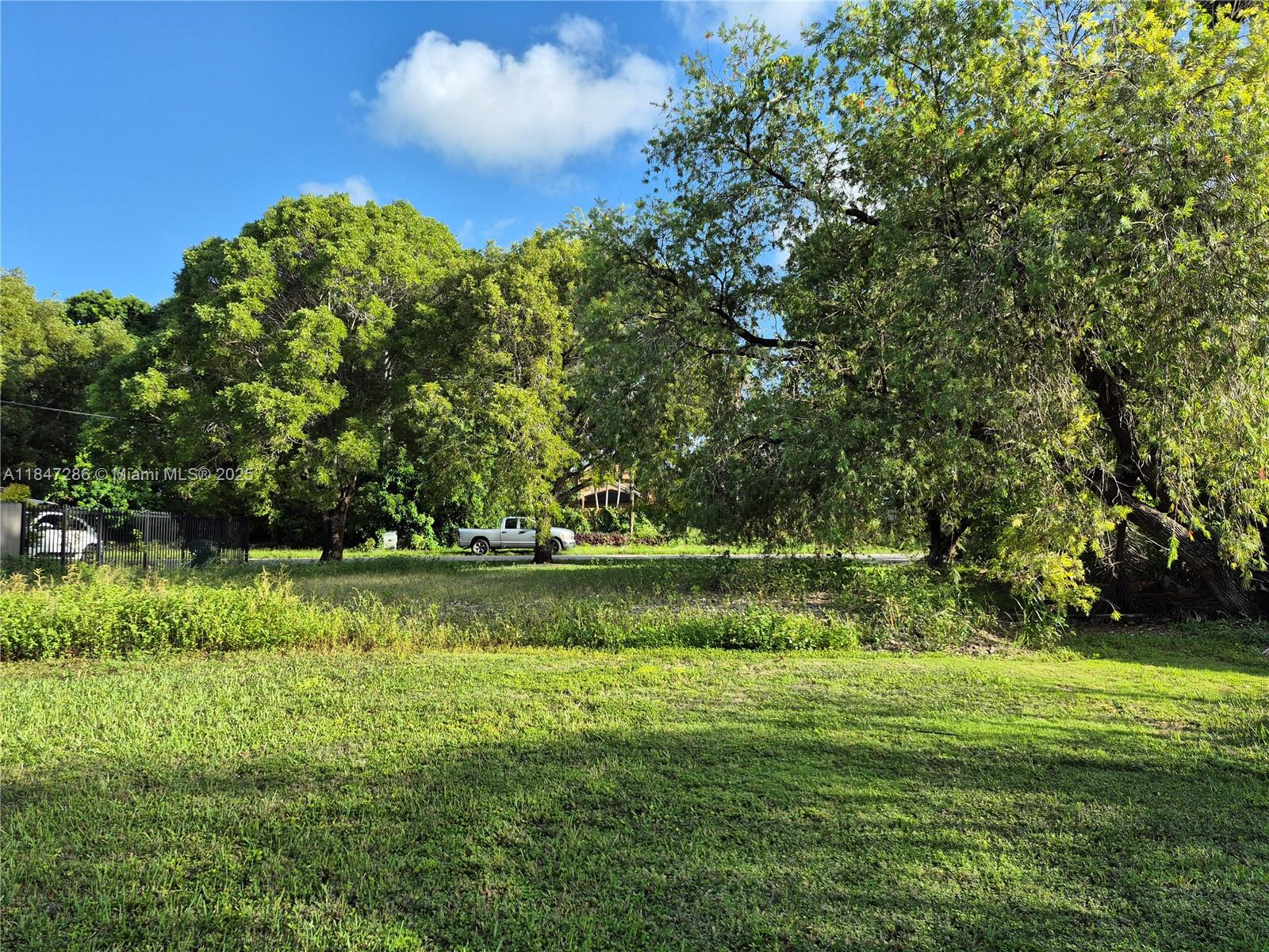 FRIEDLAND MANOR - Land