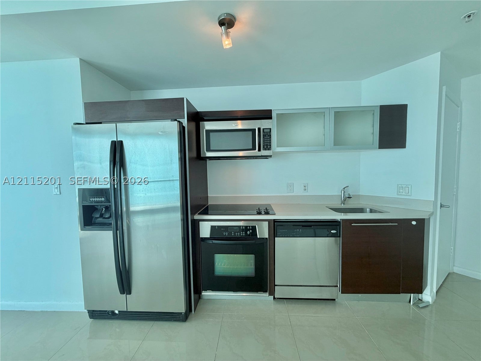 1900 N Bayshore Dr 2205