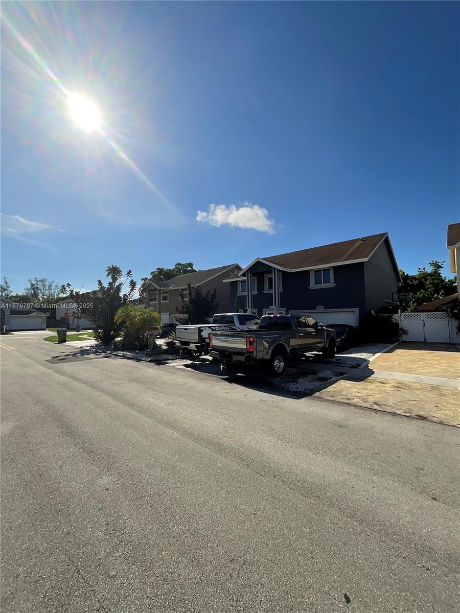 LAKESIDE SOUTH - Residential Lease