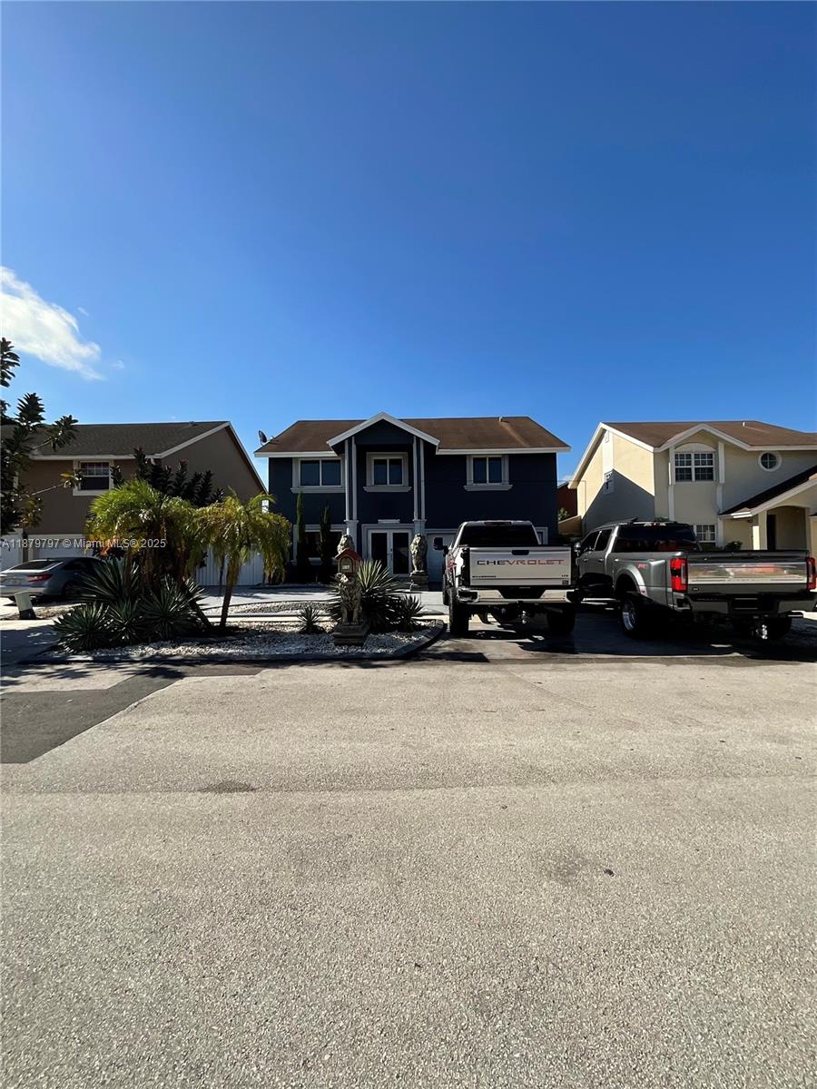 LAKESIDE SOUTH - Residential Lease