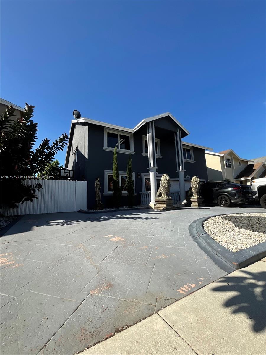 LAKESIDE SOUTH - Residential Lease