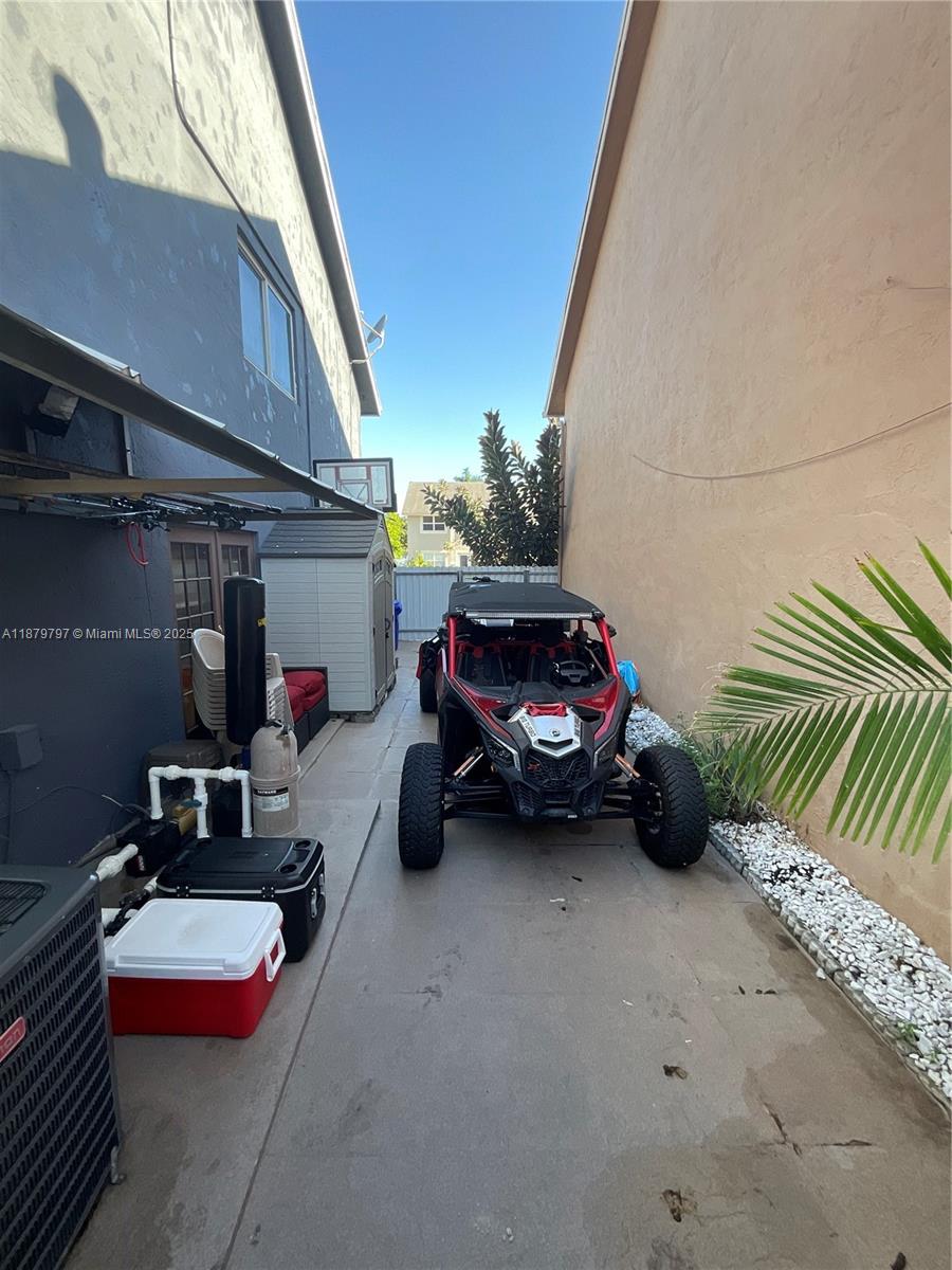 LAKESIDE SOUTH - Residential Lease