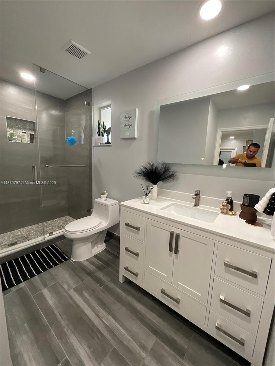 LAKESIDE SOUTH - Residential Lease