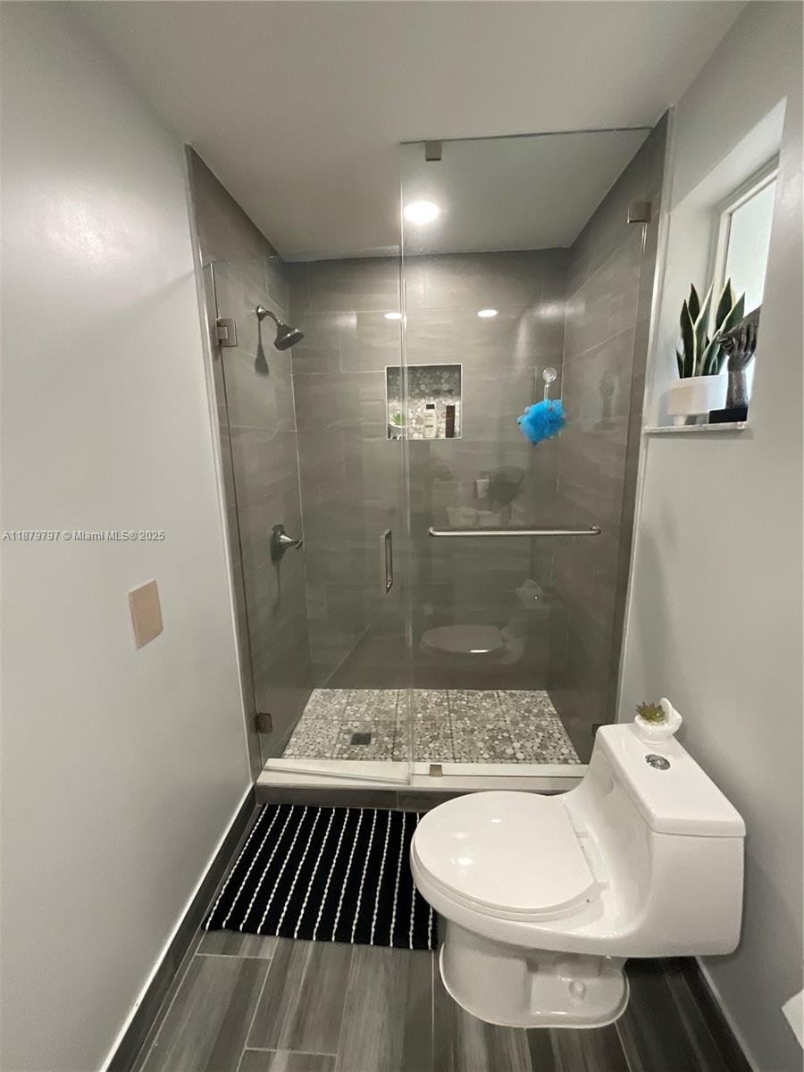 LAKESIDE SOUTH - Residential Lease