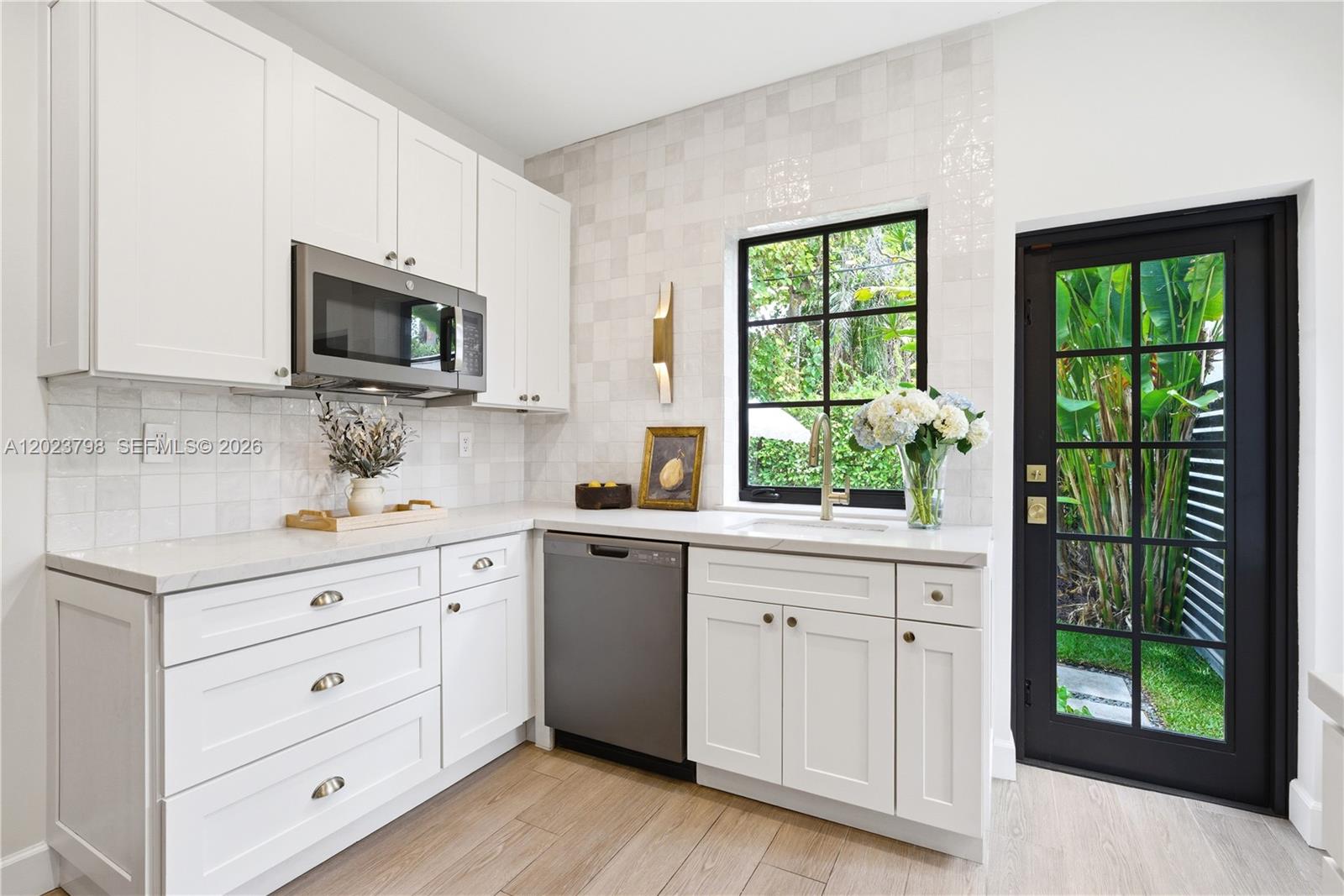 View photos, virtual tours, details... 1220 Cordova St