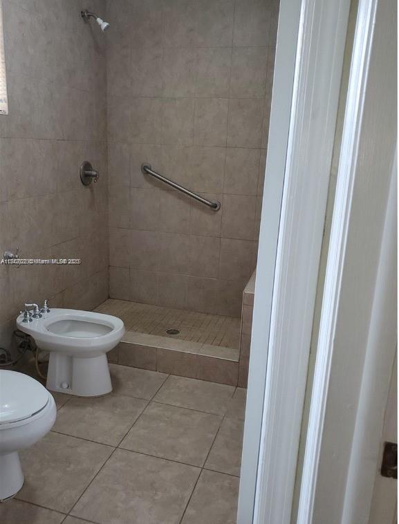 LAKES OF THE MEADOW SEC 5 - Residential Lease