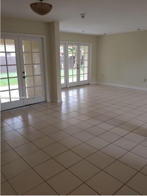 LAKES OF THE MEADOW SEC 5 - Residential Lease