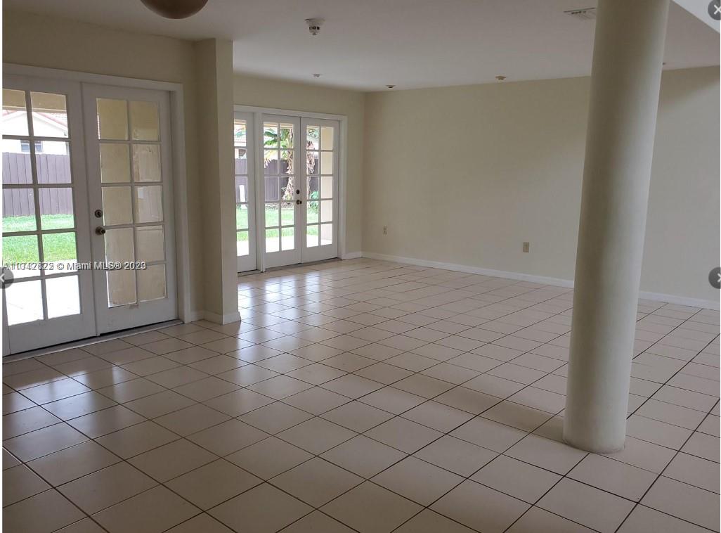 LAKES OF THE MEADOW SEC 5 - Residential Lease