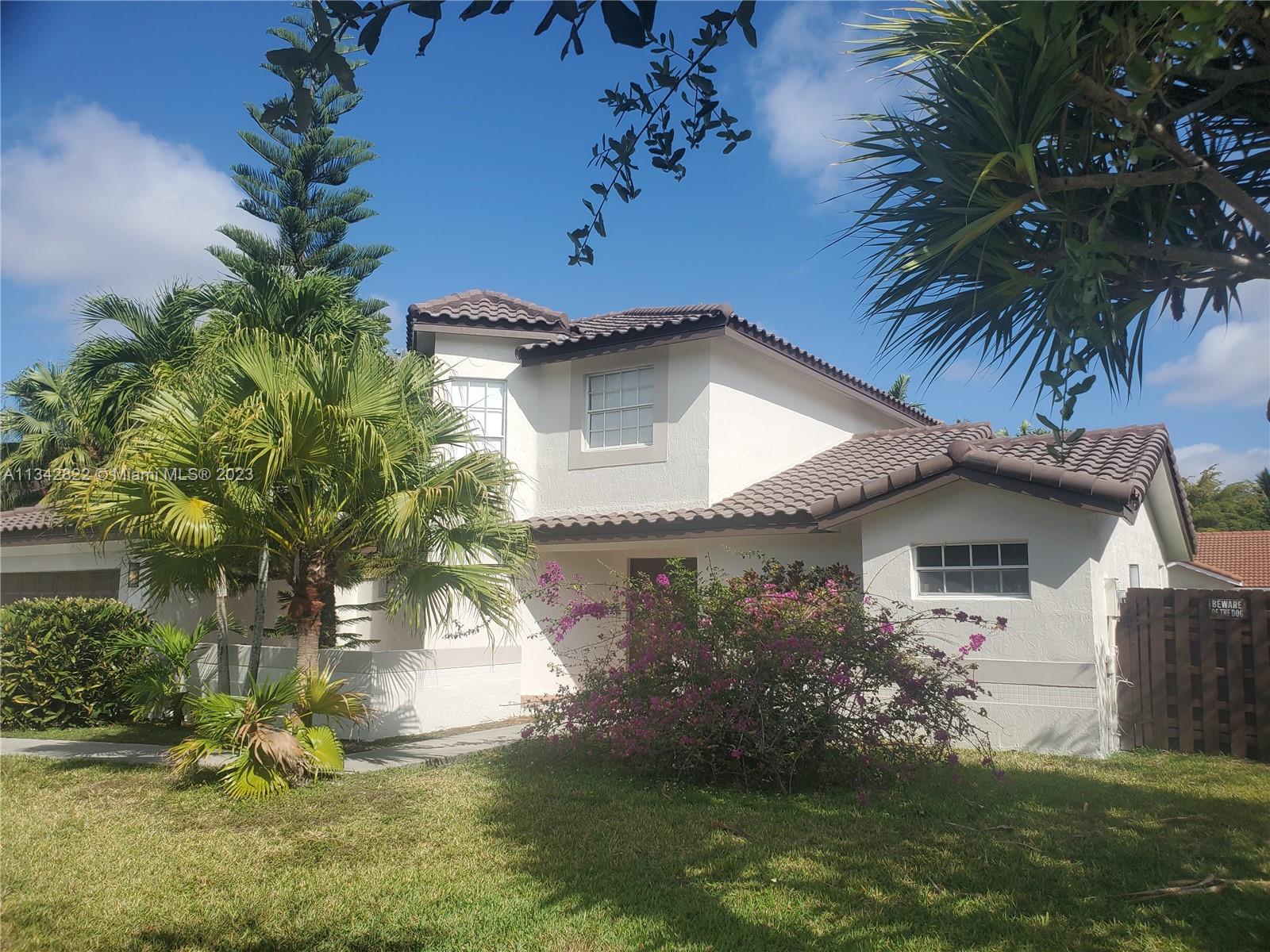 LAKES OF THE MEADOW SEC 5 - Residential Lease