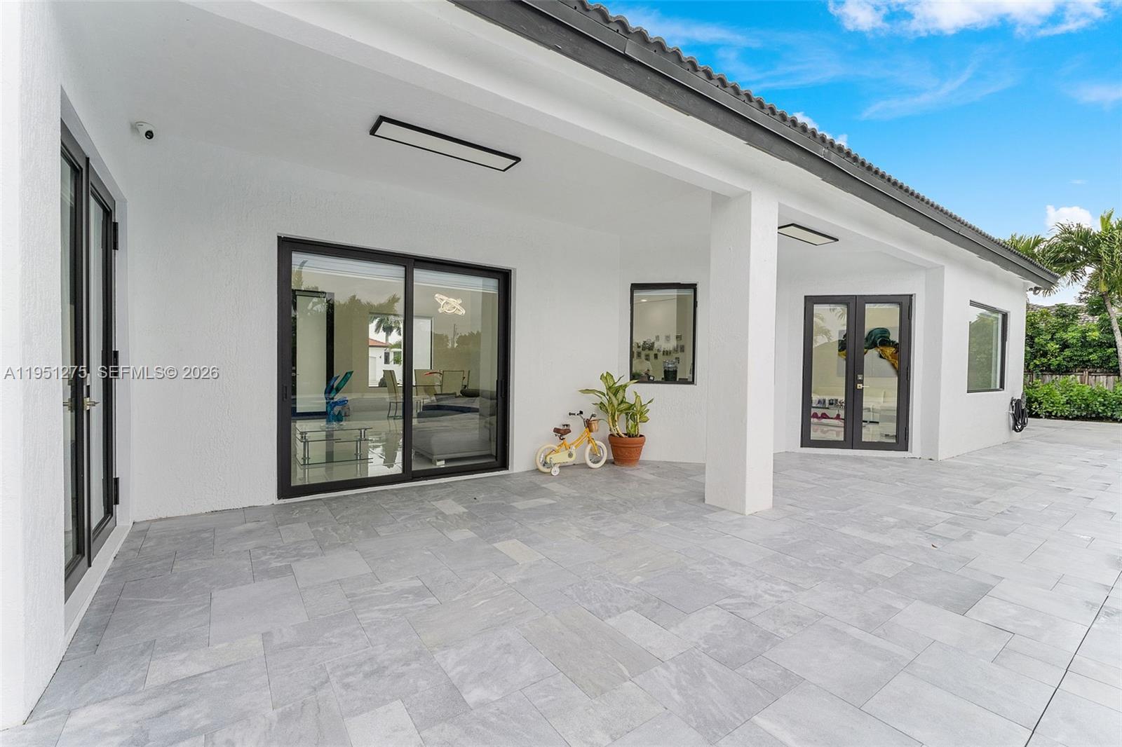 OAK SOUTH ESTATES - Residential