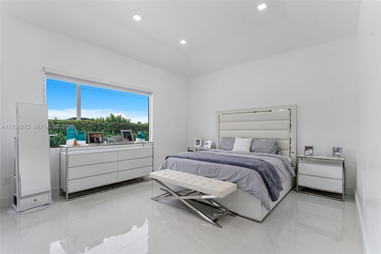 OAK SOUTH ESTATES - Residential