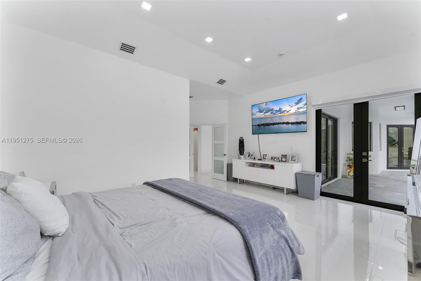 OAK SOUTH ESTATES - Residential