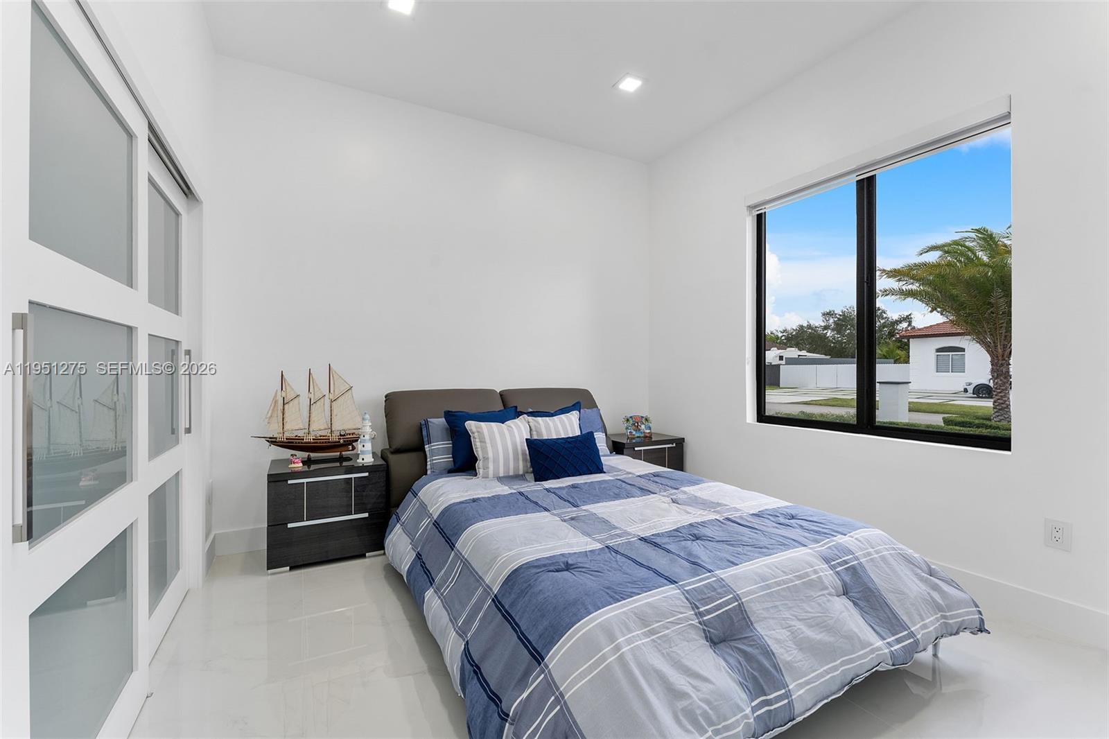 OAK SOUTH ESTATES - Residential