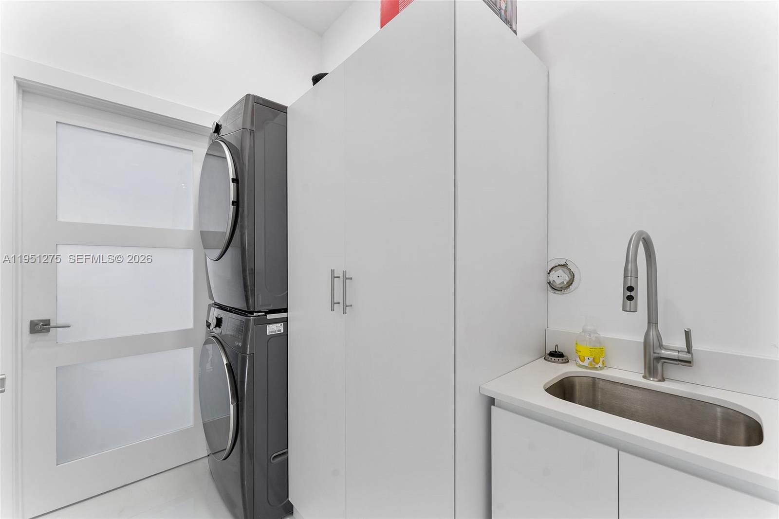 OAK SOUTH ESTATES - Residential