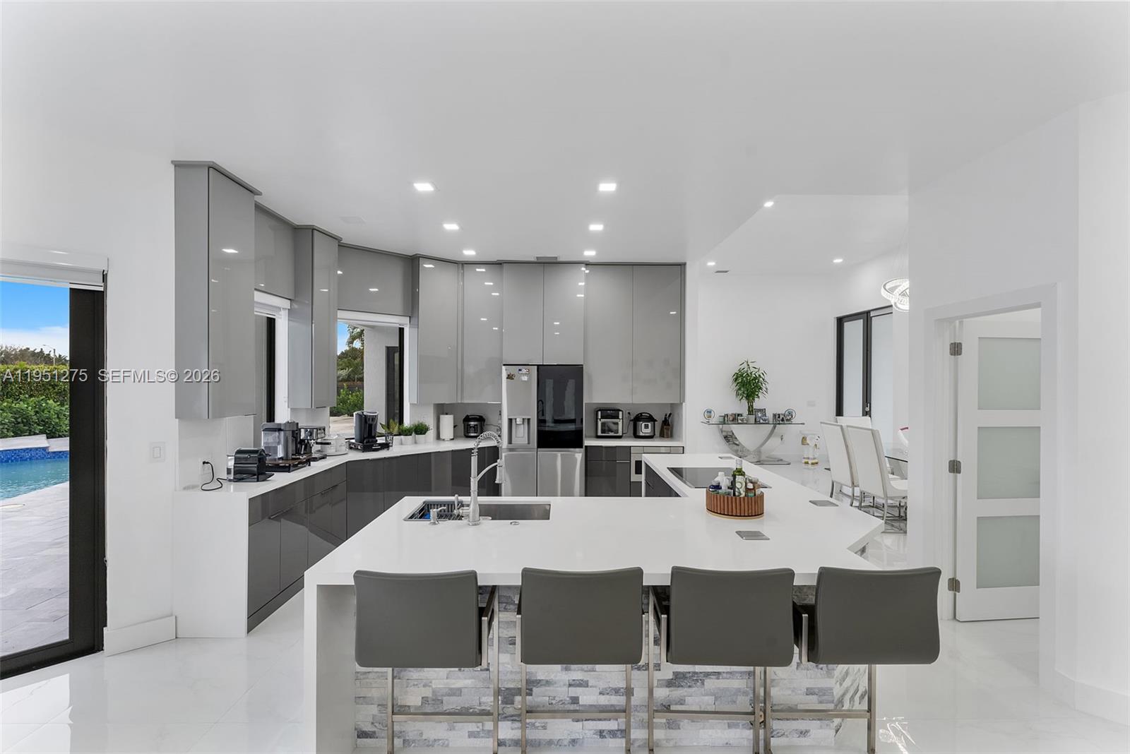 OAK SOUTH ESTATES - Residential