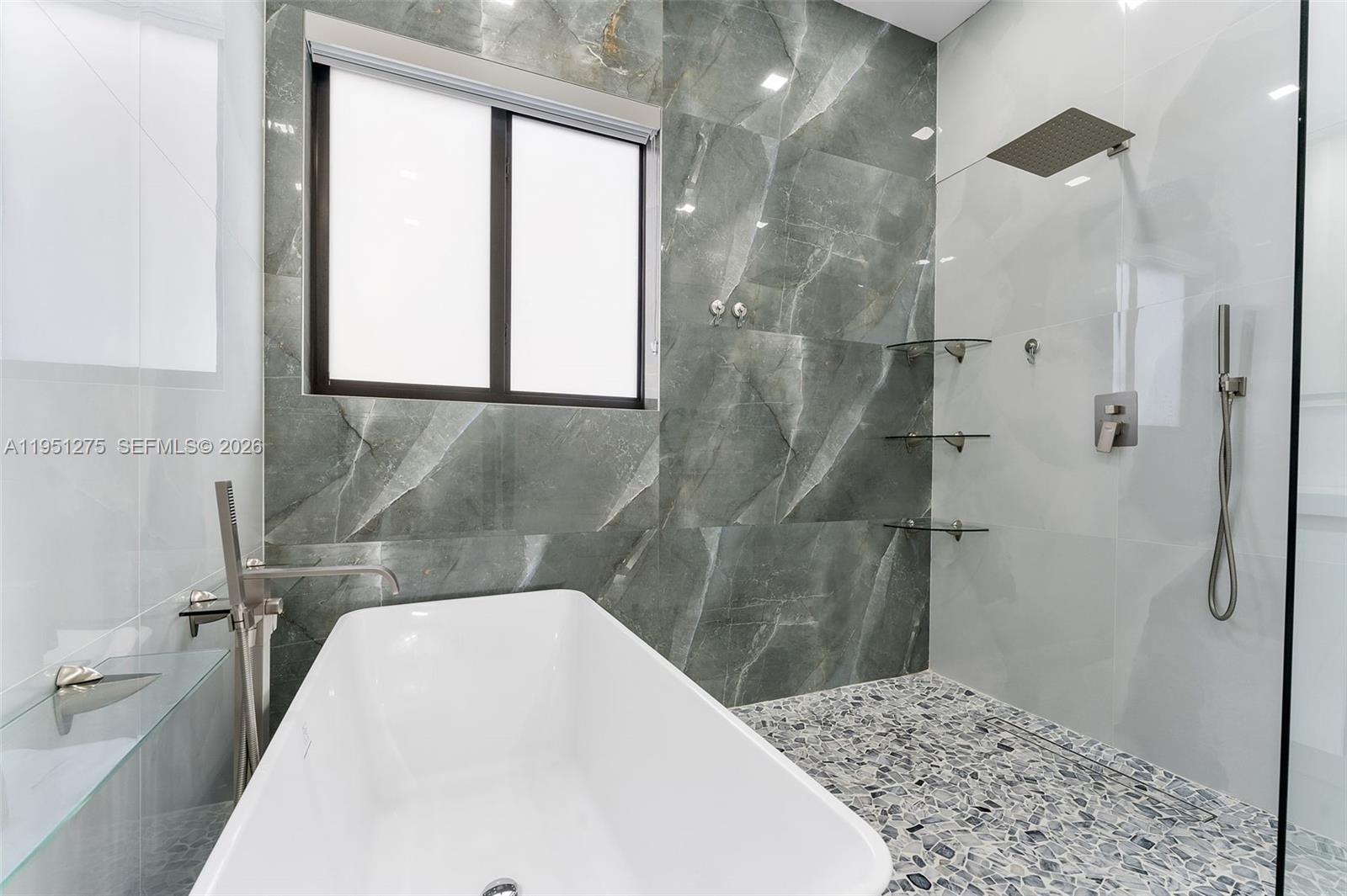 OAK SOUTH ESTATES - Residential