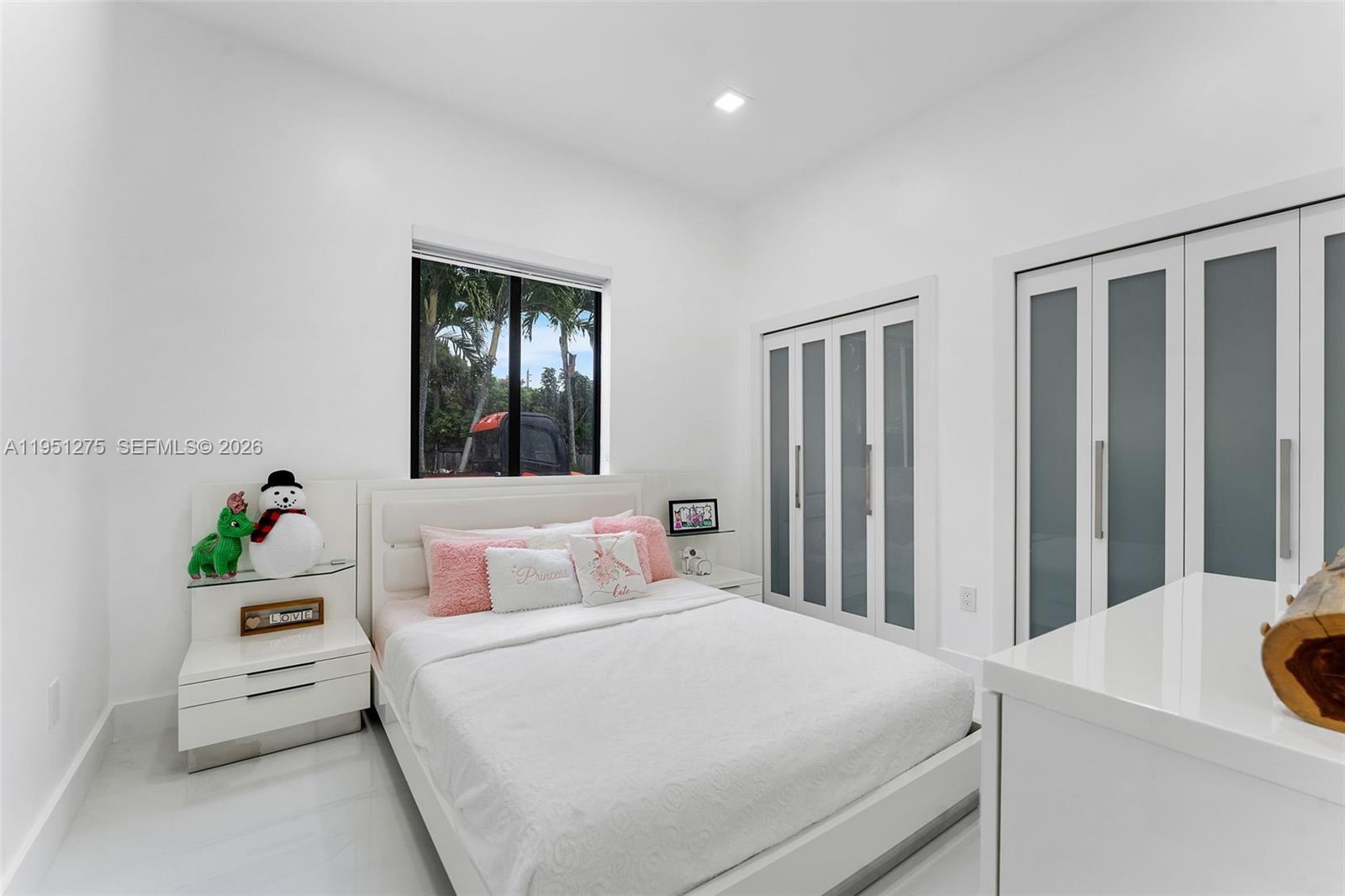 OAK SOUTH ESTATES - Residential