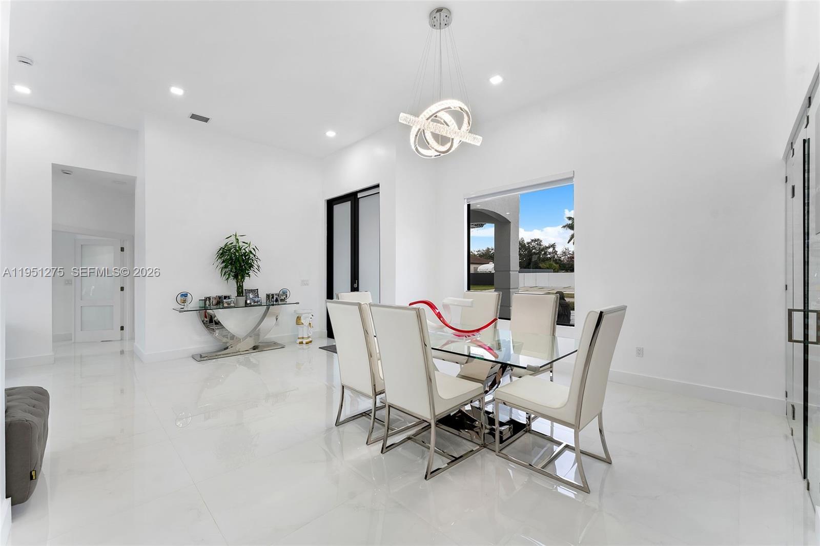 OAK SOUTH ESTATES - Residential