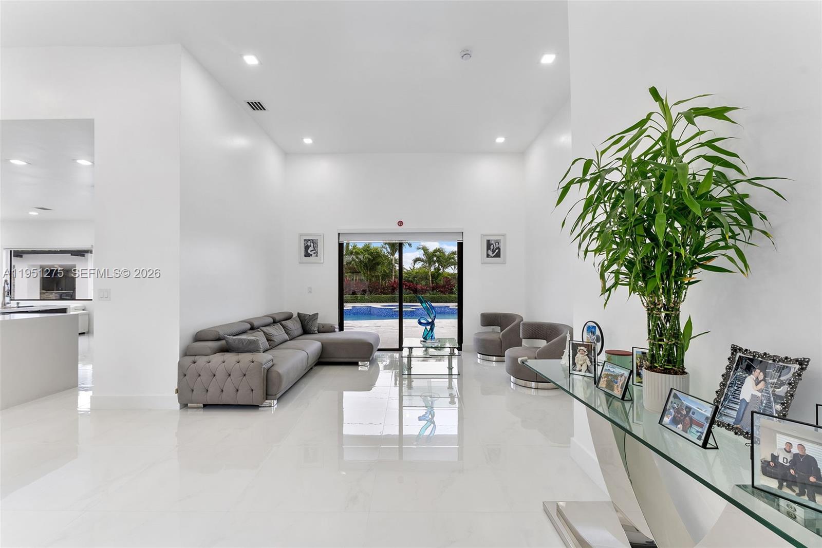 OAK SOUTH ESTATES - Residential