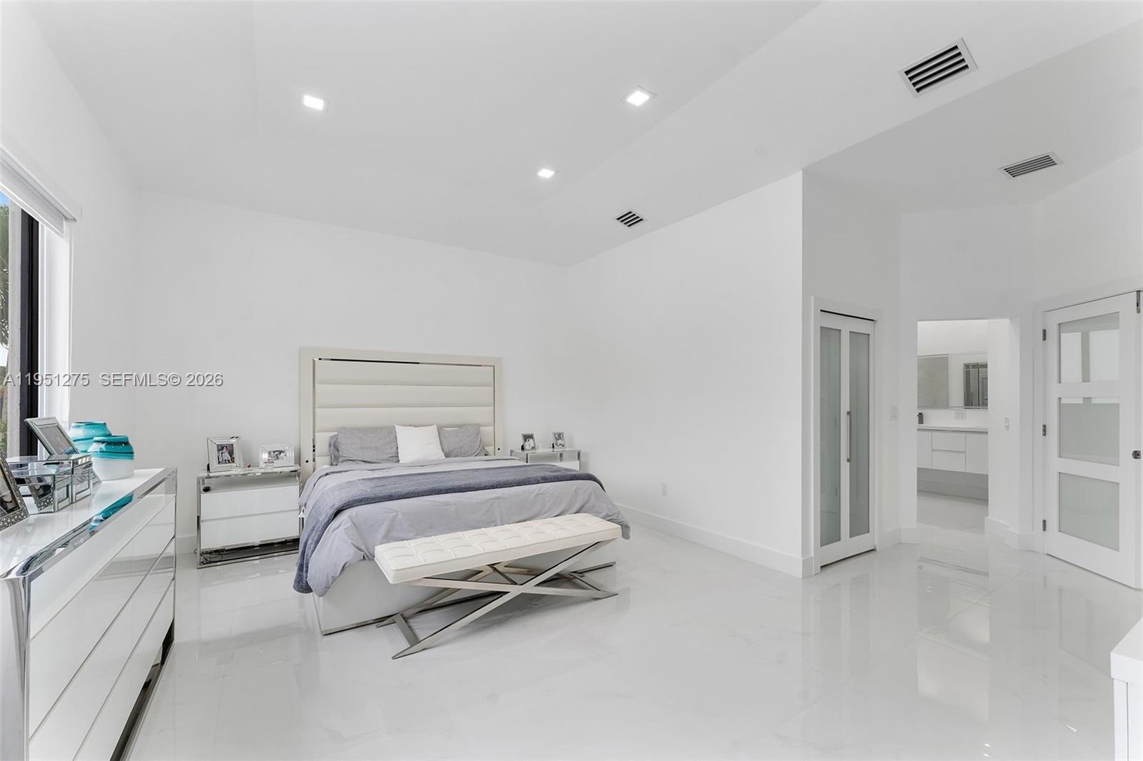 OAK SOUTH ESTATES - Residential