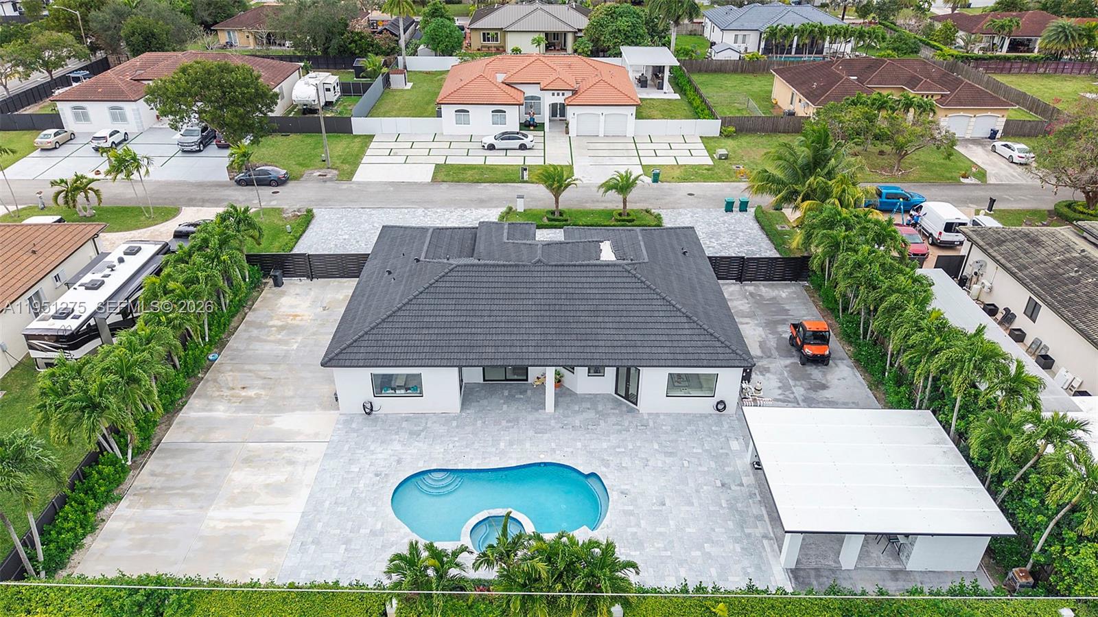 OAK SOUTH ESTATES - Residential