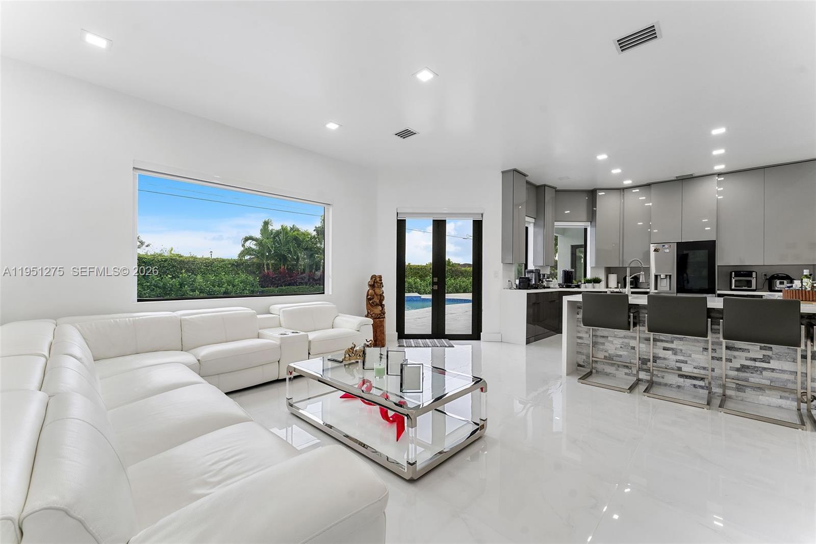 OAK SOUTH ESTATES - Residential