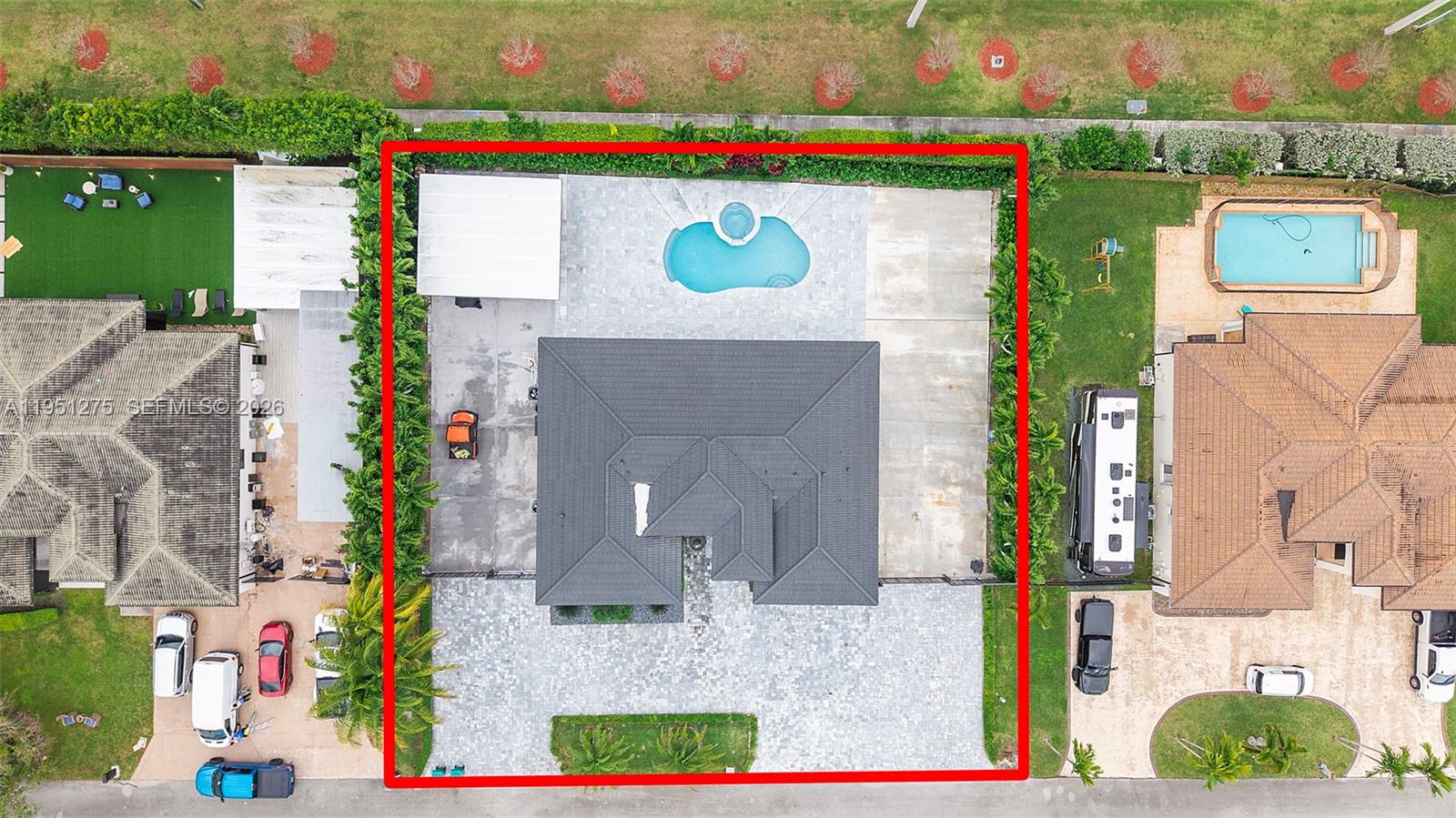 OAK SOUTH ESTATES - Residential