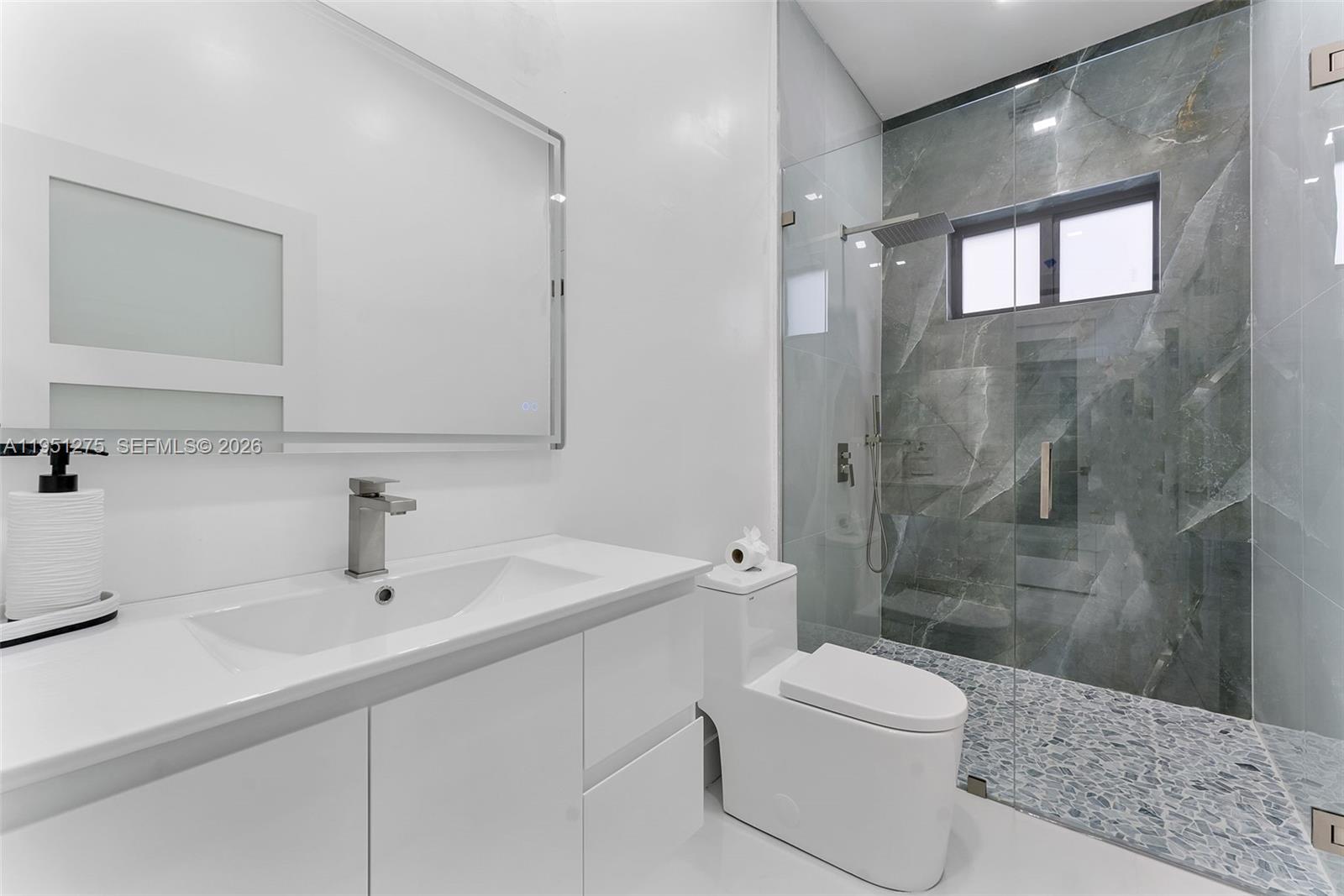 OAK SOUTH ESTATES - Residential