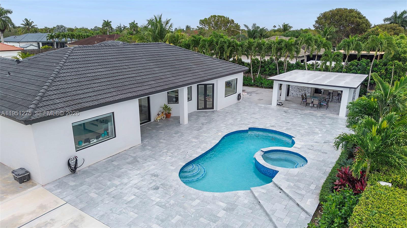 OAK SOUTH ESTATES - Residential