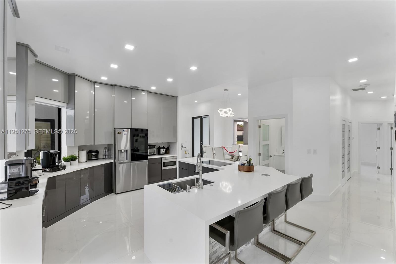 OAK SOUTH ESTATES - Residential