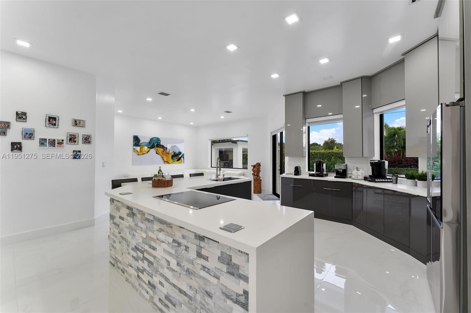 OAK SOUTH ESTATES - Residential