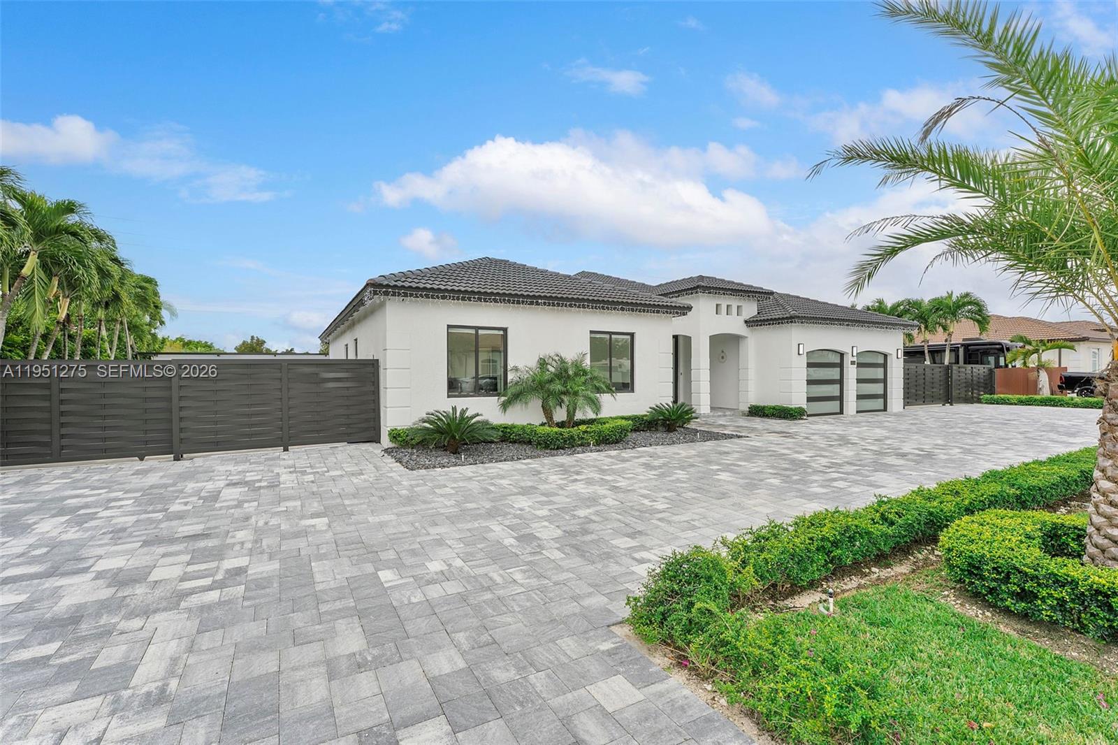 OAK SOUTH ESTATES - Residential