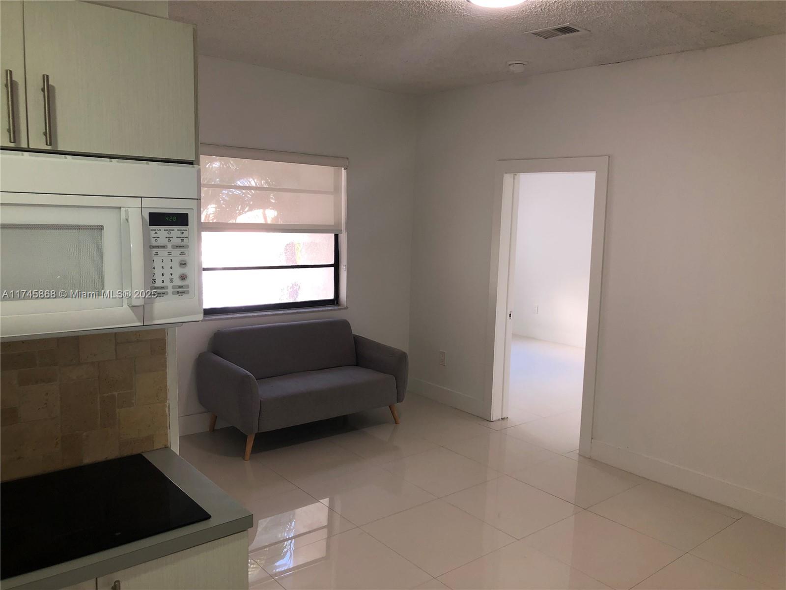 Rental Property at 2730 Collins Ave 209, Miami Beach, Miami-Dade County, Florida - Bedrooms: 1 
Bathrooms: 1  - $1,800 MO.
