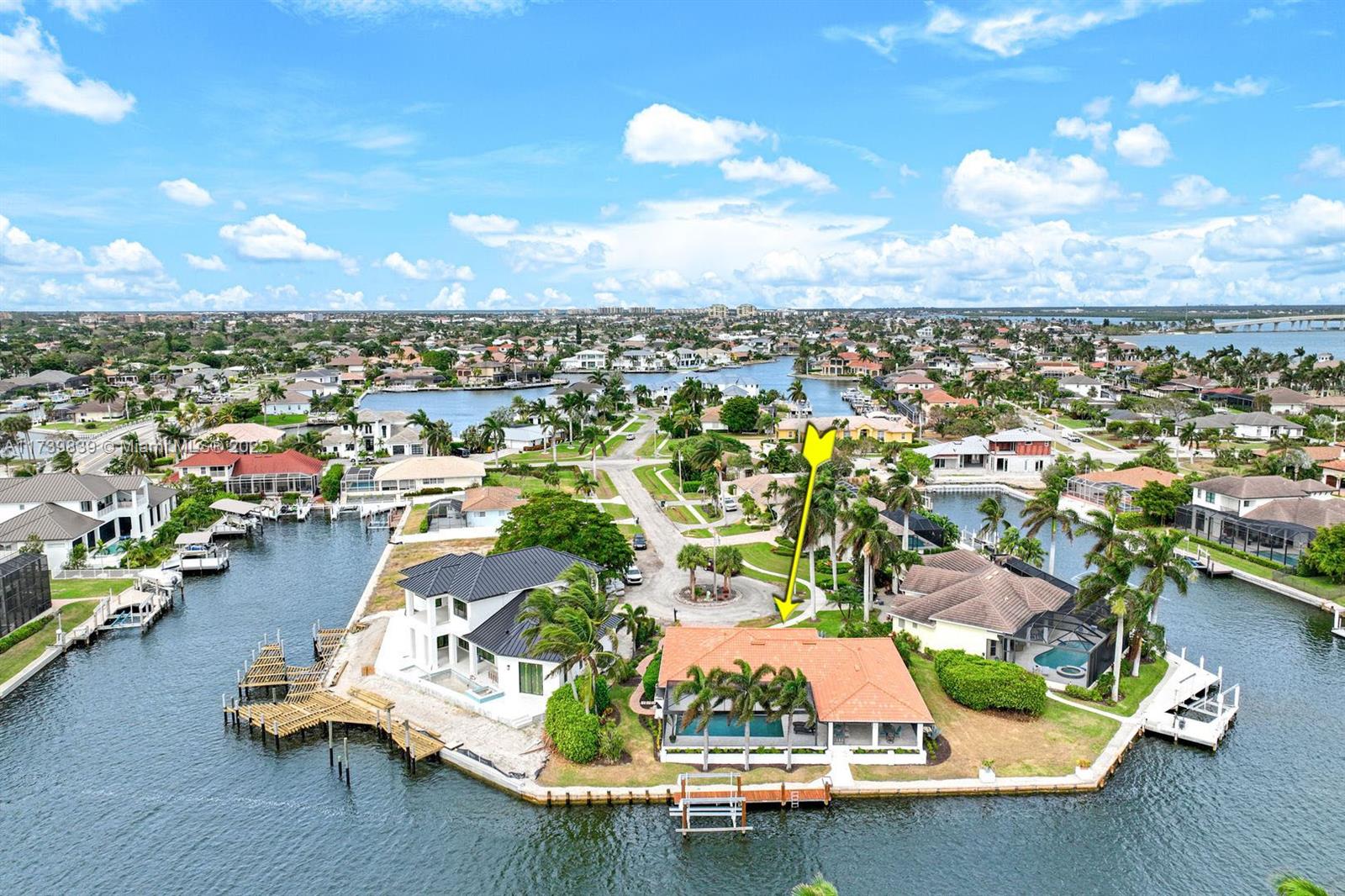 418 TARPON CT