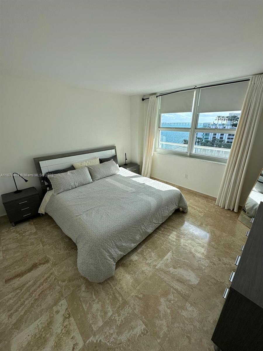 THE MARK ON BRICKELL - Residential