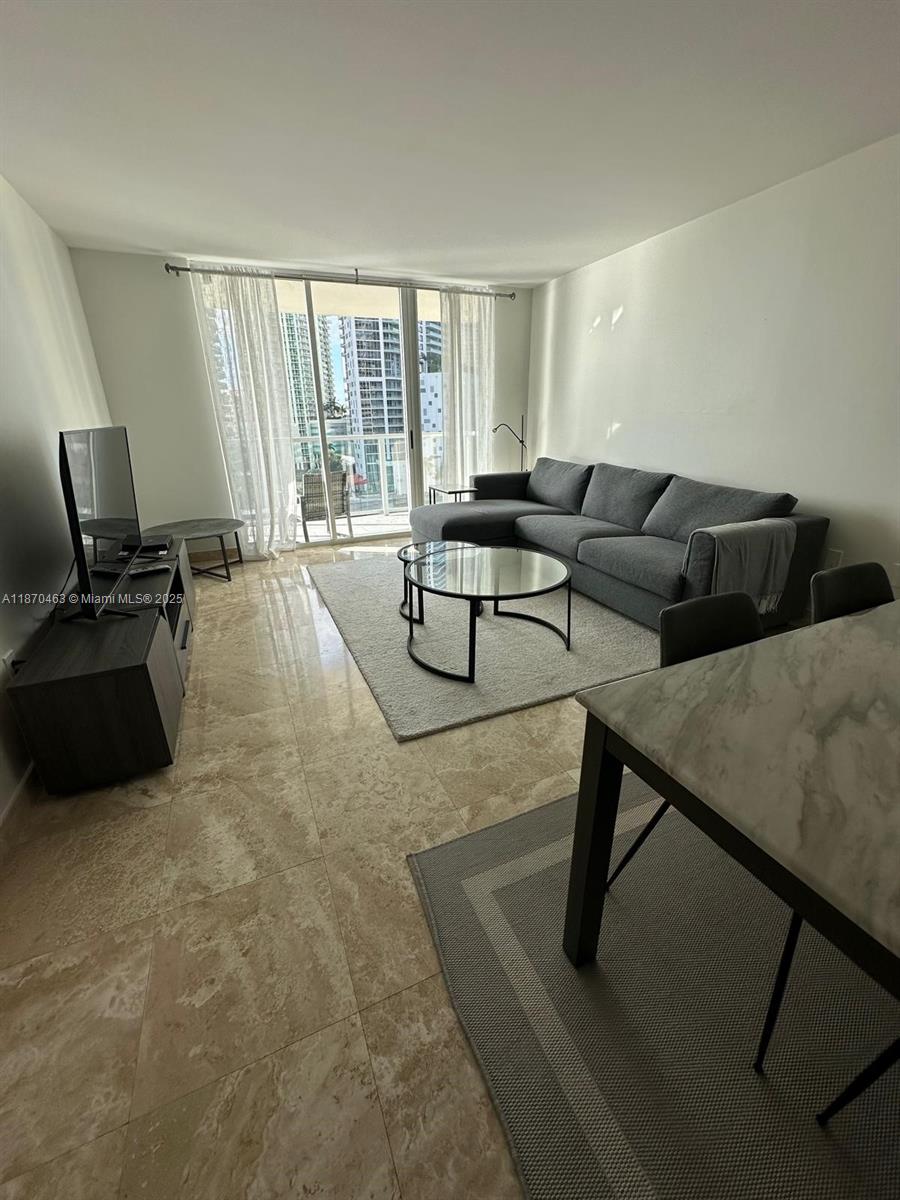 THE MARK ON BRICKELL - Residential