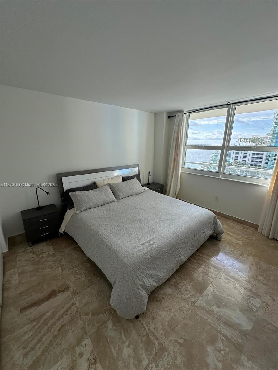 THE MARK ON BRICKELL - Residential