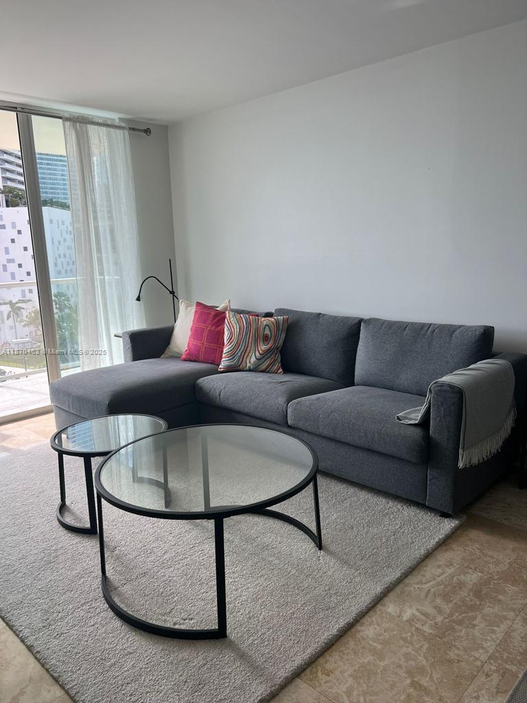 THE MARK ON BRICKELL - Residential