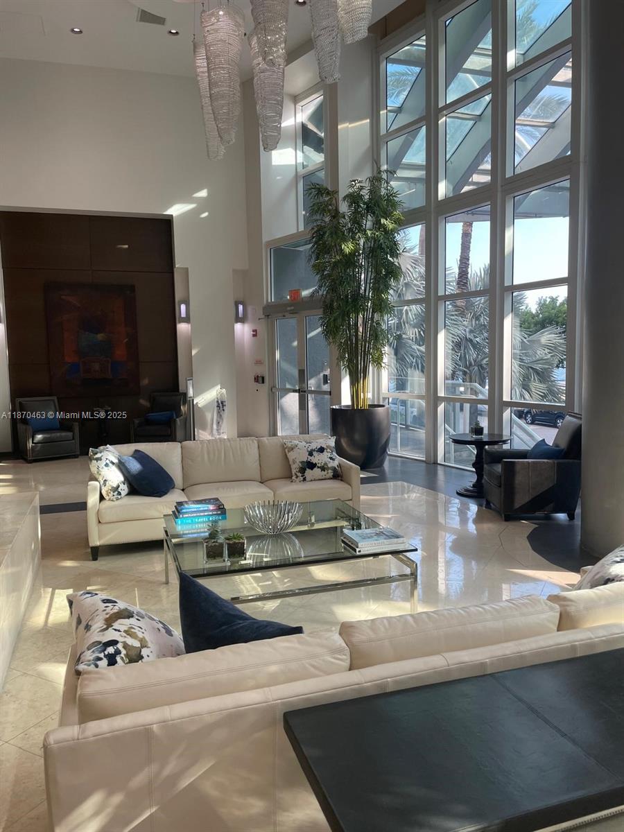 THE MARK ON BRICKELL - Residential